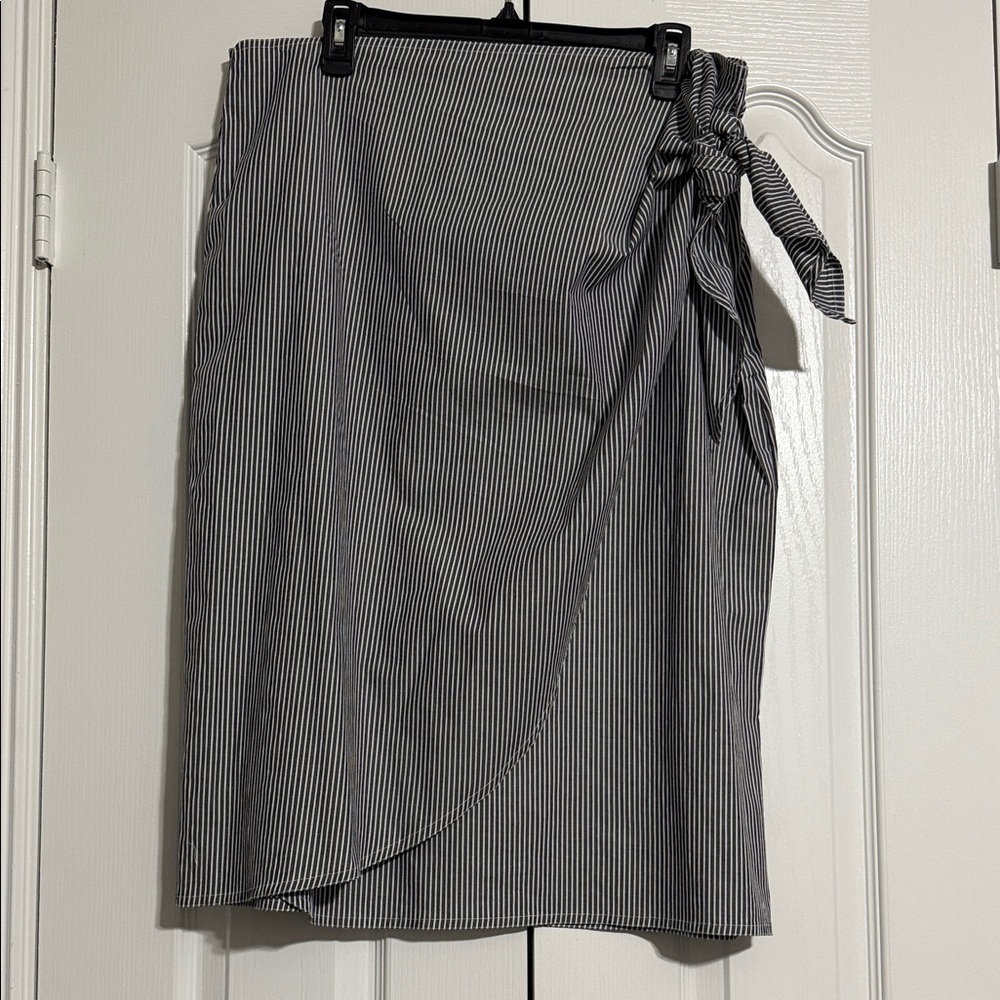 Chaps Gray and White Striped Asymmetrical Faux Wrap Skirt